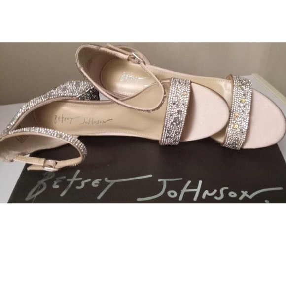 Betsey Johnson Wide Heels Size 5.5 Wide - Picture 4 of 9